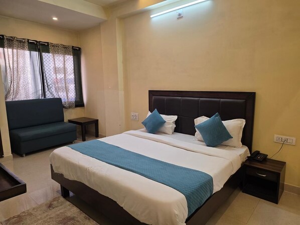 Luxury Room, City View | Free WiFi - Raj Hotel By Rao (Udaipur)