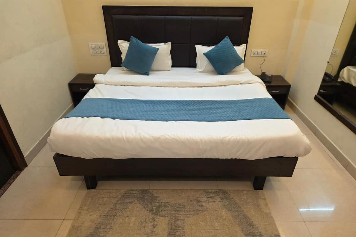 Superior Room, City View