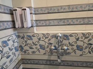 Free toiletries, towels, soap, shampoo