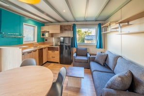 Chalet, 3 Bedrooms | Private kitchen - Camping de la Dune (La Teste-de-Buch)