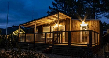 Trailer conforto, 3 quartos | Terraço/pátio