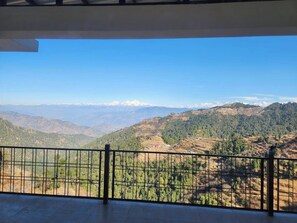 View from property - Mangat Farm Stay (Tehri)