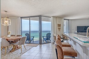 Interior - 605-E Free Beach Service Lounge Chairs + Umbrella (Panama City Beach)
