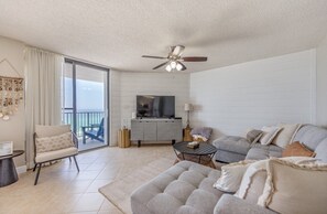 TV - 605-E Free Beach Service Lounge Chairs + Umbrella (Panama City Beach)
