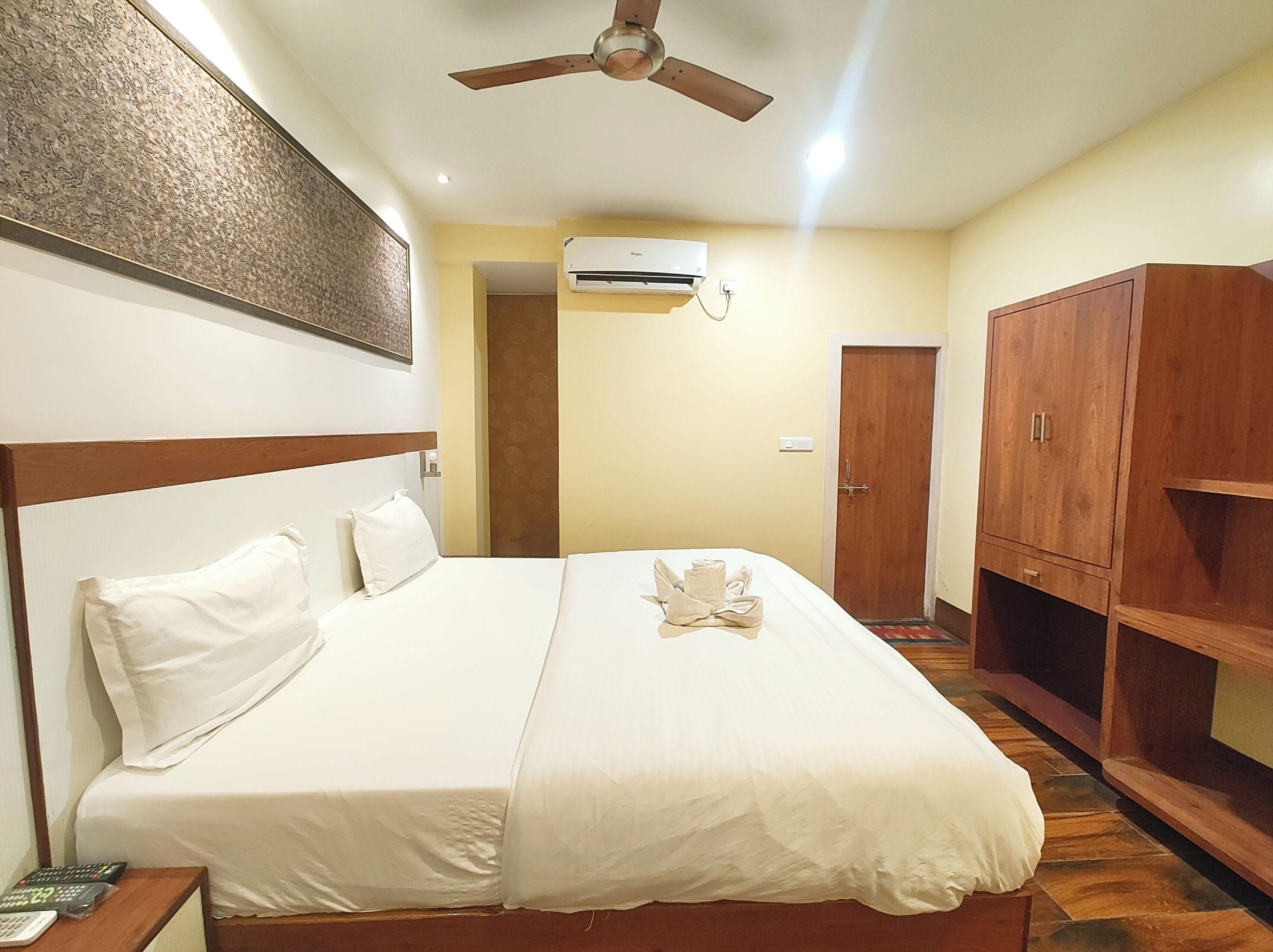 Deluxe dubbelrum - luftkonditionering | Allergitestade sängkläder, skrivbord, ljudisolering och gratis wi-fi