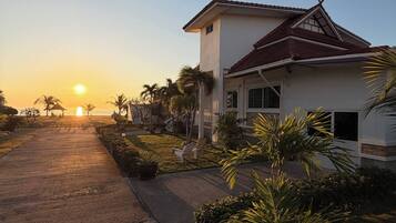 House, 2 Bedrooms, Smoking, Balcony | Property grounds