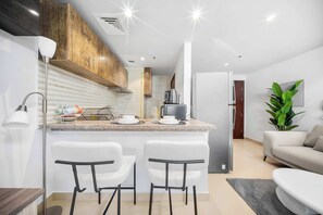 Interior - Free housekeeping visits during your stay - StayShort - Chic Studio Apartment in Sports City - Sleeps 2 (Sports City)