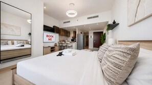 Iron/ironing board, WiFi, bed sheets