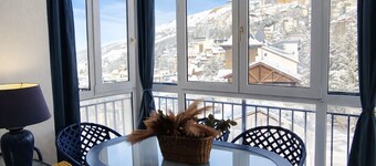 Sanbet Urban Alhambra- Parking and Swimming Pool