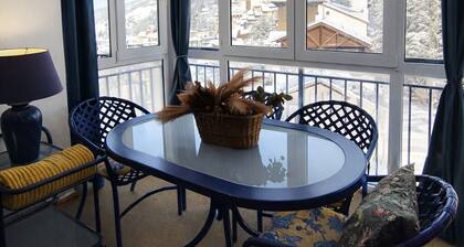 Sanbet Urban Alhambra- Parking and Swimming Pool