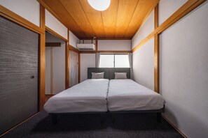 Internet, bed sheets