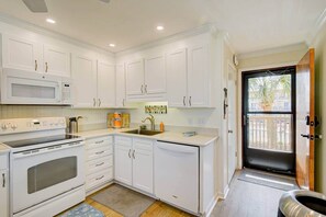 Fridge, microwave, oven, stovetop - Inlet Point Villas 2BR/2B Oceanfront Gated w/pool (North Myrtle Beach)