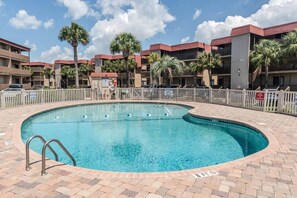 Outdoor pool - Inlet Point Villas Oceanfront Gated 2B/2B w/pool (North Myrtle Beach)