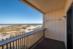 Property grounds - Inlet Point Villas 1br/1b oceanfront w/pool 13D (North Myrtle Beach)