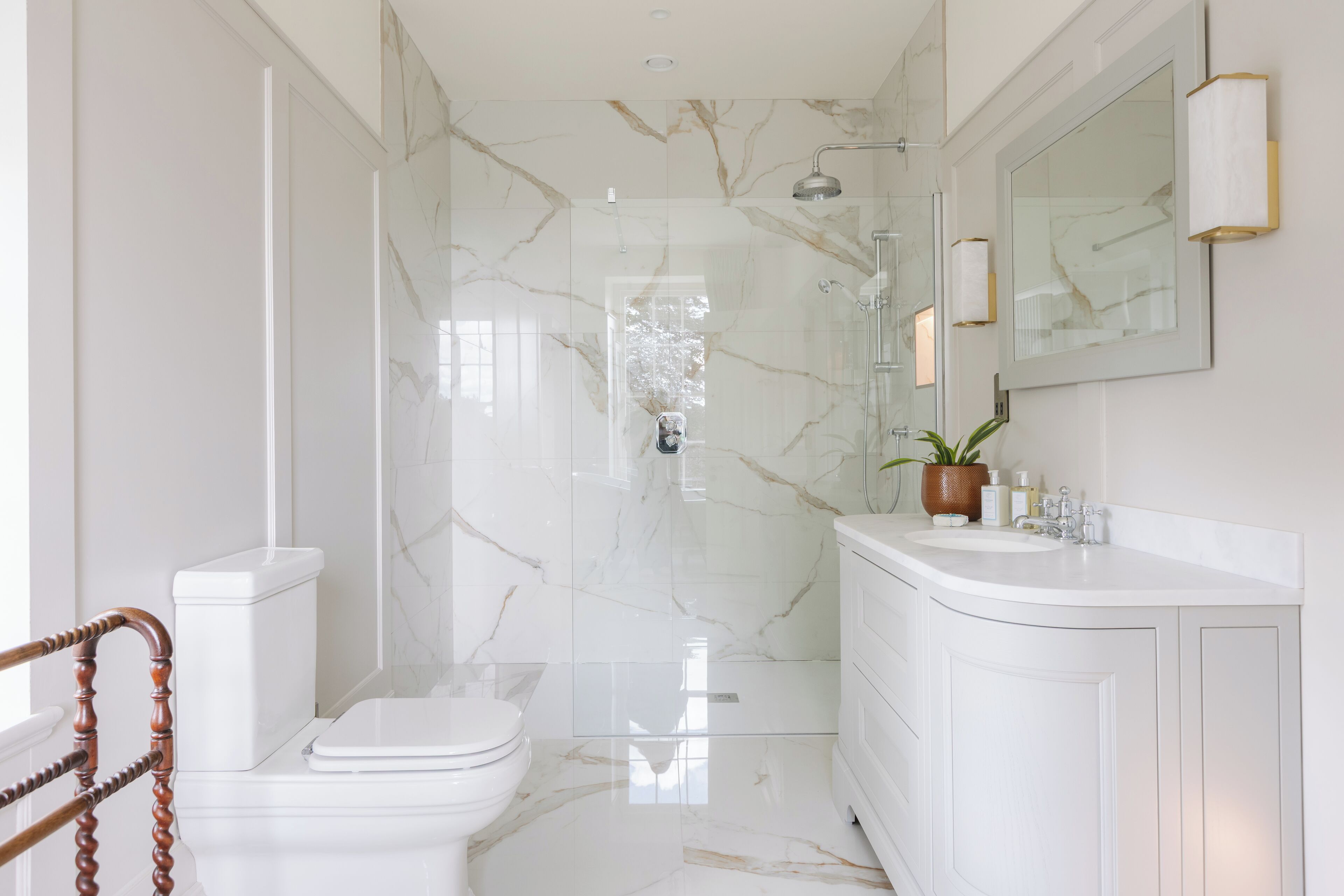 Suite, bathtub (Bann Suite)