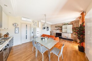 Interior - Apartment in a residence with lake view and swimming pool (Toscolano-Maderno)