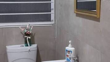 Maison, 3 chambres, accessible aux personnes à mobilité réduite | Salle de bain
