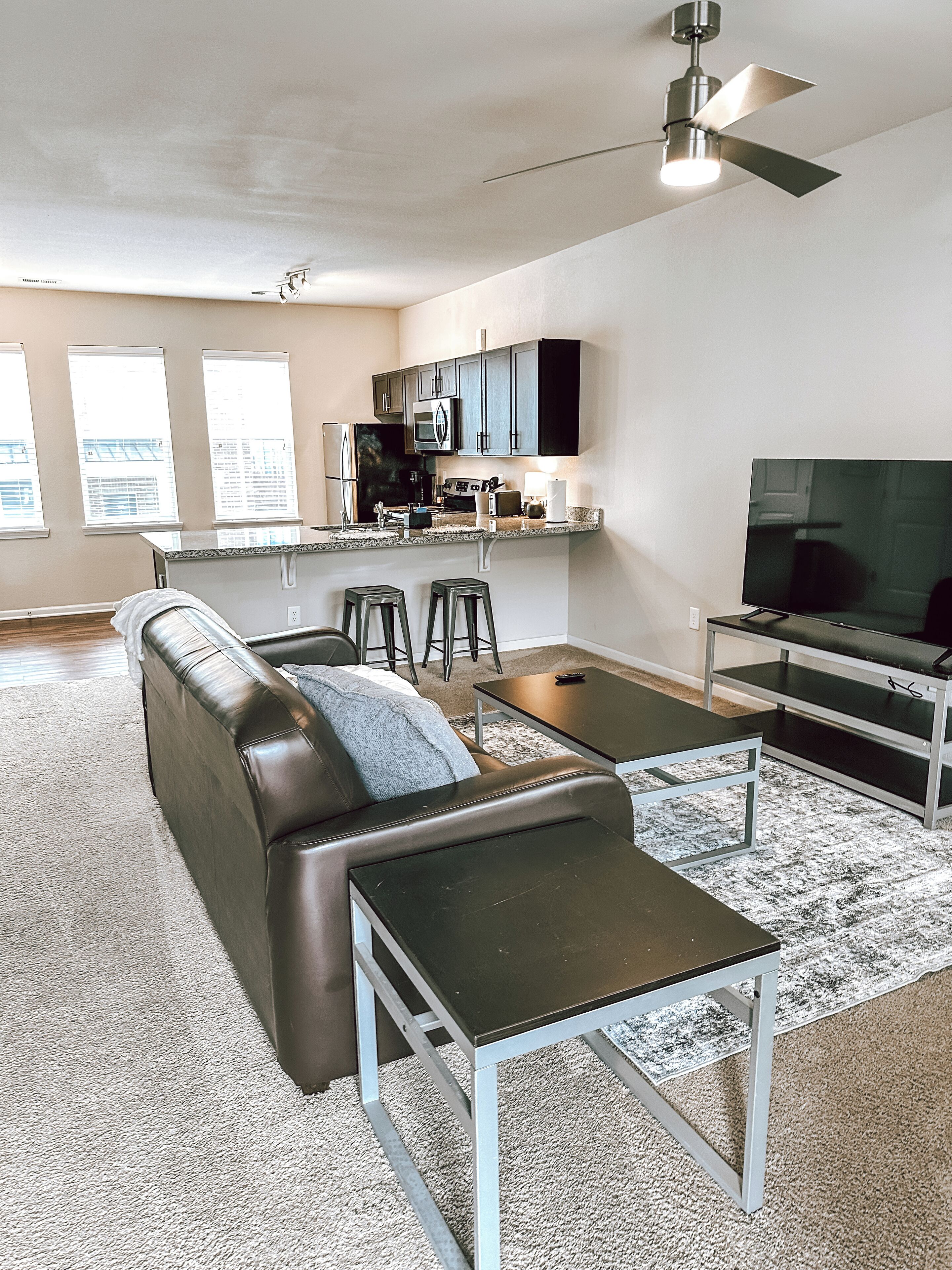 Signature Condo, 2 Bedrooms, Non Smoking, 2 Bathrooms | Private kitchen | Fridge, microwave, oven, stovetop