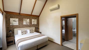 Standard Quadruple Room | Blackout curtains, iron/ironing board, free WiFi