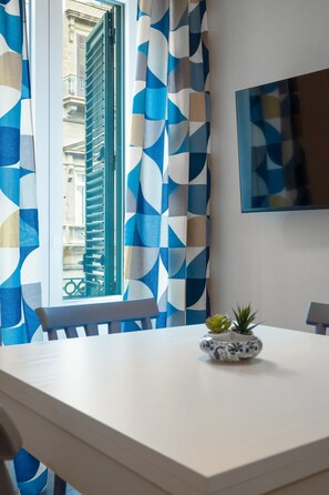 تناول الطعام