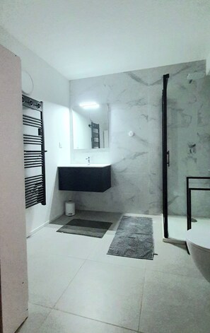 Shower, hair dryer, soap, toilet paper - Suite "I PERI (Pianottoli-Caldarello)