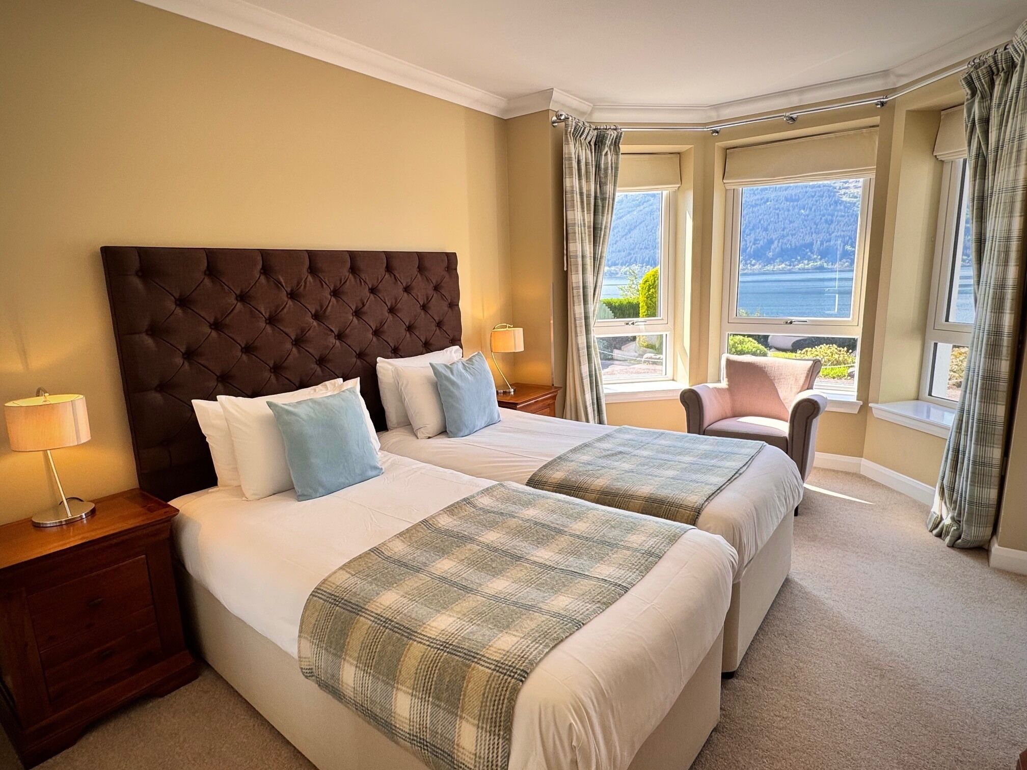 Lägenhet Deluxe - 2 sovrum - balkong - bottenvåning | Sängtillbehör av högsta kvalitet, individuell inredning och unika möbler