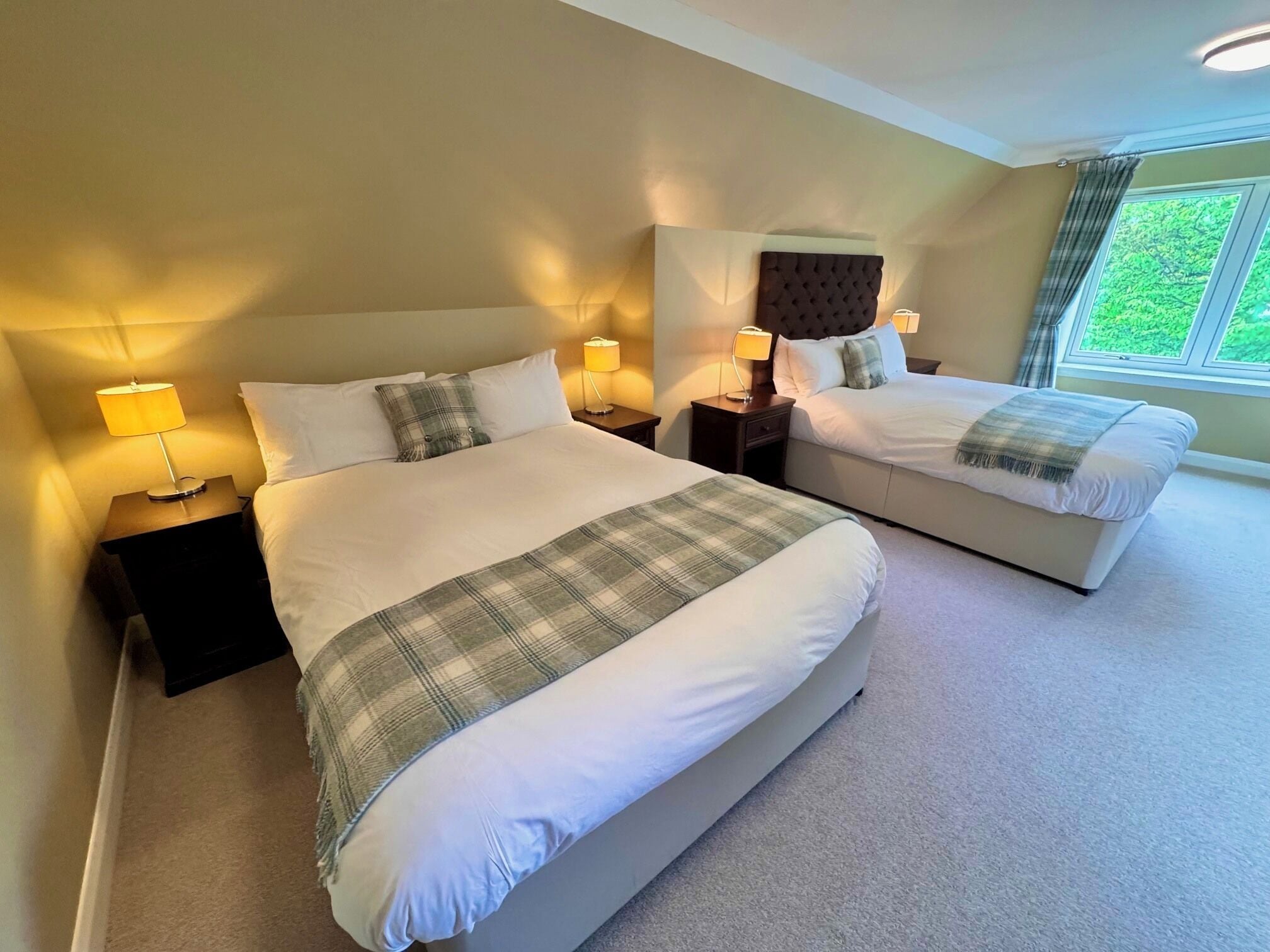 Stuga Deluxe - 1 sovrum (Stables Cottage) | Sängtillbehör av högsta kvalitet, individuell inredning och unika möbler