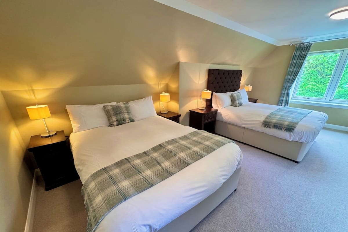 Stuga Deluxe - 1 sovrum (Stables Cottage) | Sängtillbehör av högsta kvalitet, individuell inredning och unika möbler