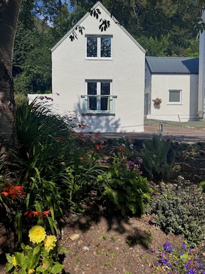 Stuga Deluxe - 1 sovrum (Stables Cottage) | Sängtillbehör av högsta kvalitet, individuell inredning och unika möbler