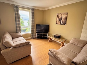 Lägenhet Deluxe - 2 sovrum - balkong (1st Floor) | Sängtillbehör av högsta kvalitet, individuell inredning och unika möbler