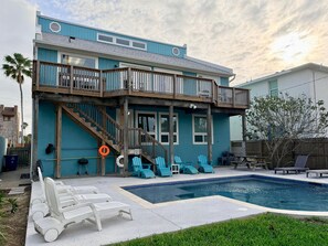 Pool - Spacious - Retama Retreat - Steps from Beach! (South Padre Island)