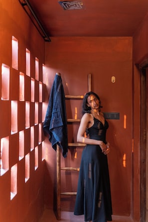Lyxlägenhet - utsikt mot trädgården | Badrum | Dusch, gratis toalettartiklar, hårtork och badrock