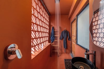 ONEOFF X ASSI A BOUTIQUE HOMEOTEL