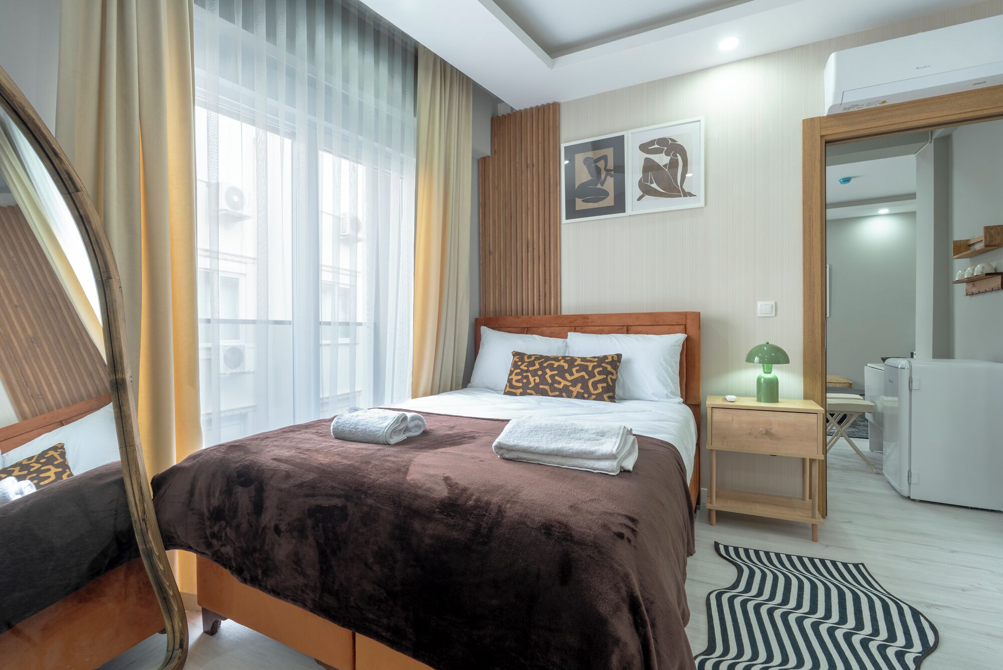 Desk, iron/ironing board, free WiFi, bed sheets