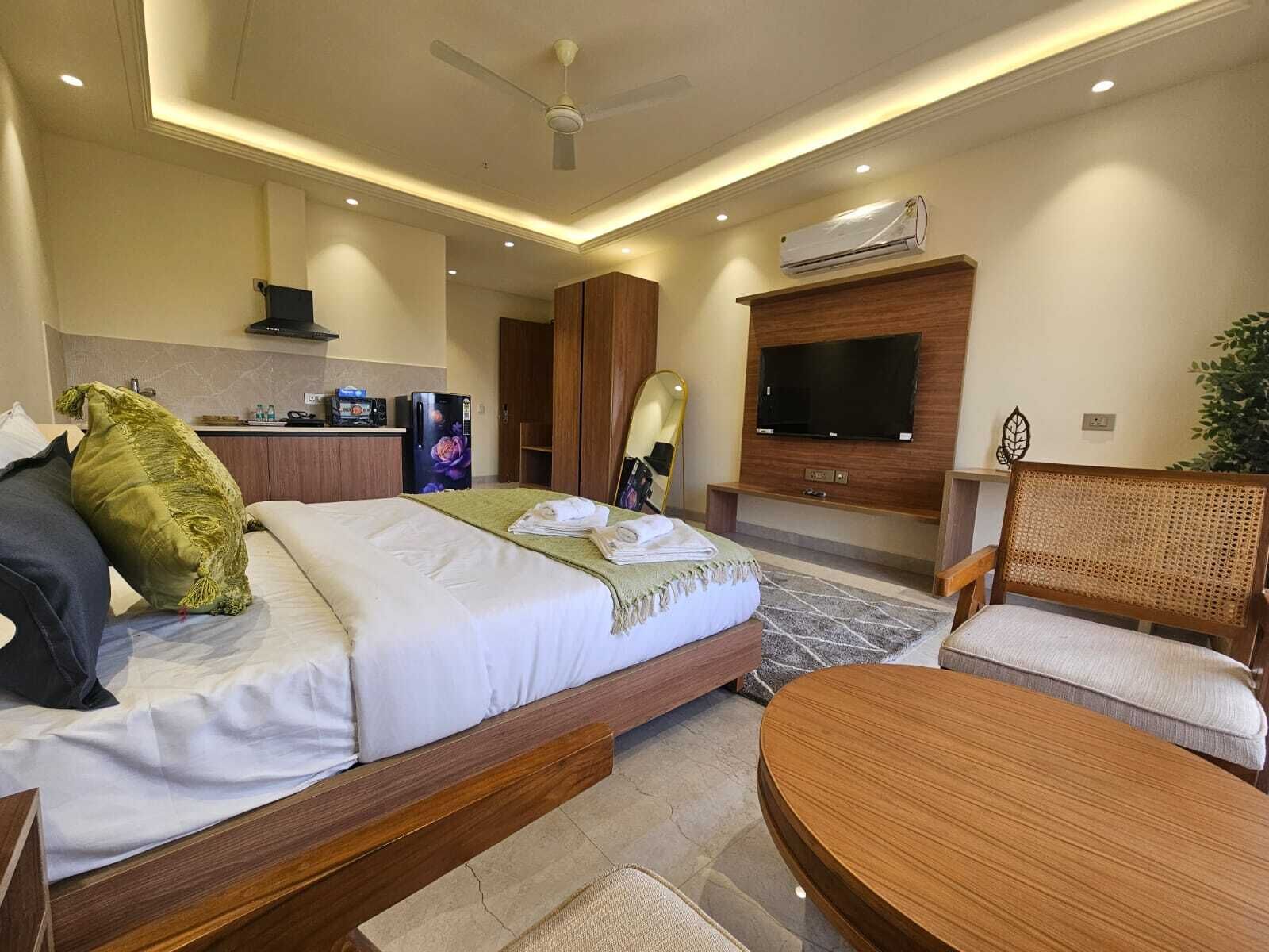 Egyptian cotton sheets, premium bedding, memory foam beds, minibar