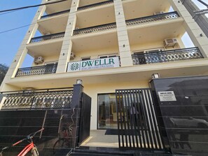Exterior - Dwellr Luxury Stays (Gurugram)