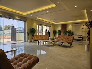 Lobby - Hotel Dwellr (Gurugram)