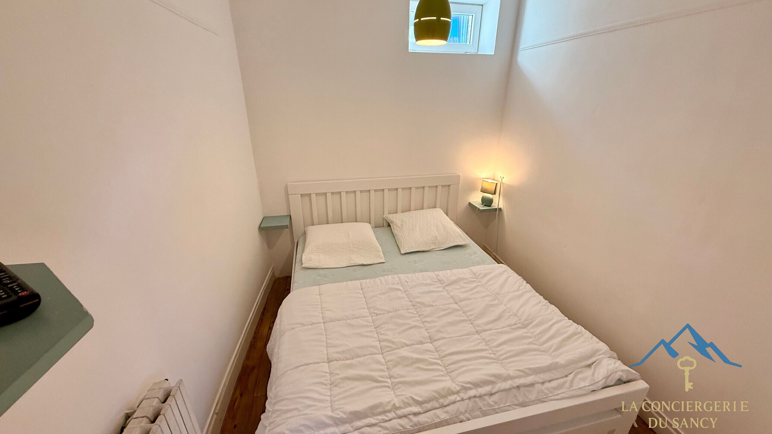 4 bedrooms, iron/ironing board, free WiFi