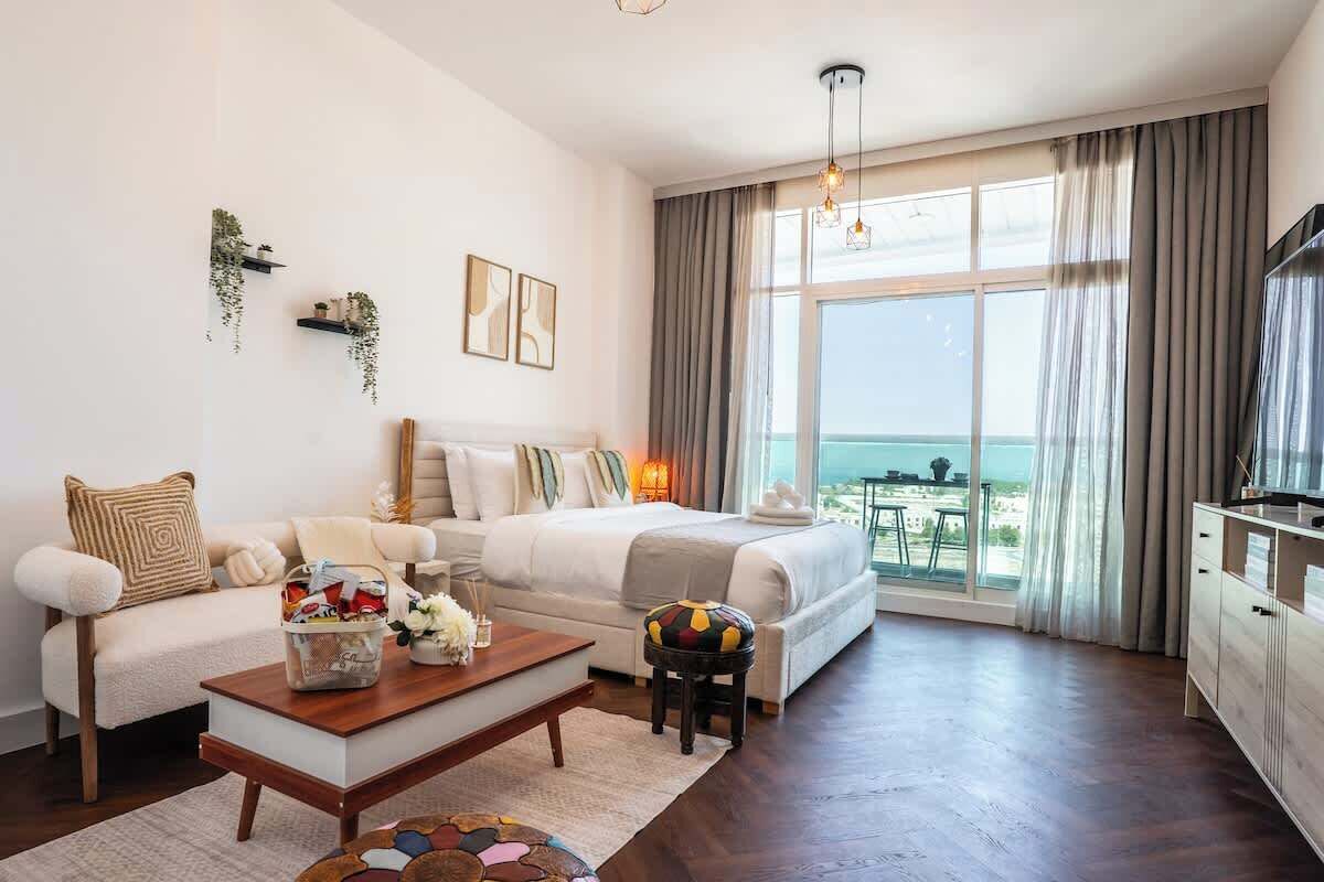 Fer et planche à repasser, lit parapluie, Wi-Fi, draps fournis