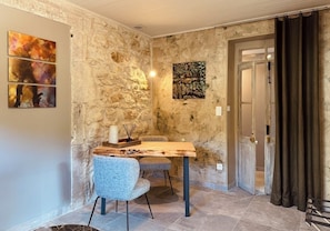 Desayuno continental gratuito y diario