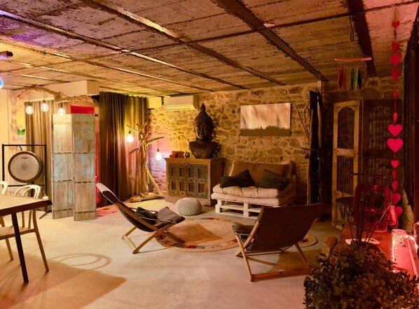 Lounge - LA MAISON BRUNO DI SALVIO (Les Vans)
