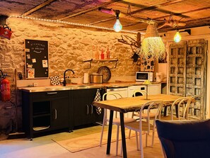 Shared kitchen - LA MAISON BRUNO DI SALVIO (Les Vans)