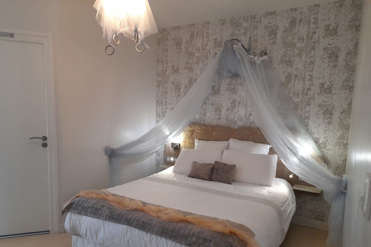 Doppelzimmer, Balkon, Blick auf den Innenhof