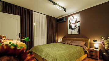3 bedrooms, in-room safe, desk, iron/ironing board
