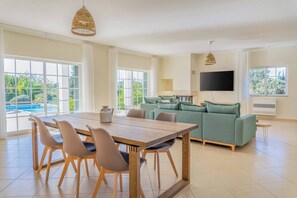 Dining - Private & Spacious Modern Villa!Garden, Pool (Alvor)