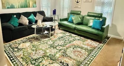 Steps from Lake Ontario-Cozy 1 bedroom retreat