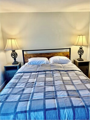 1 habitación, escritorio, tabla de planchar con plancha y wifi gratis 