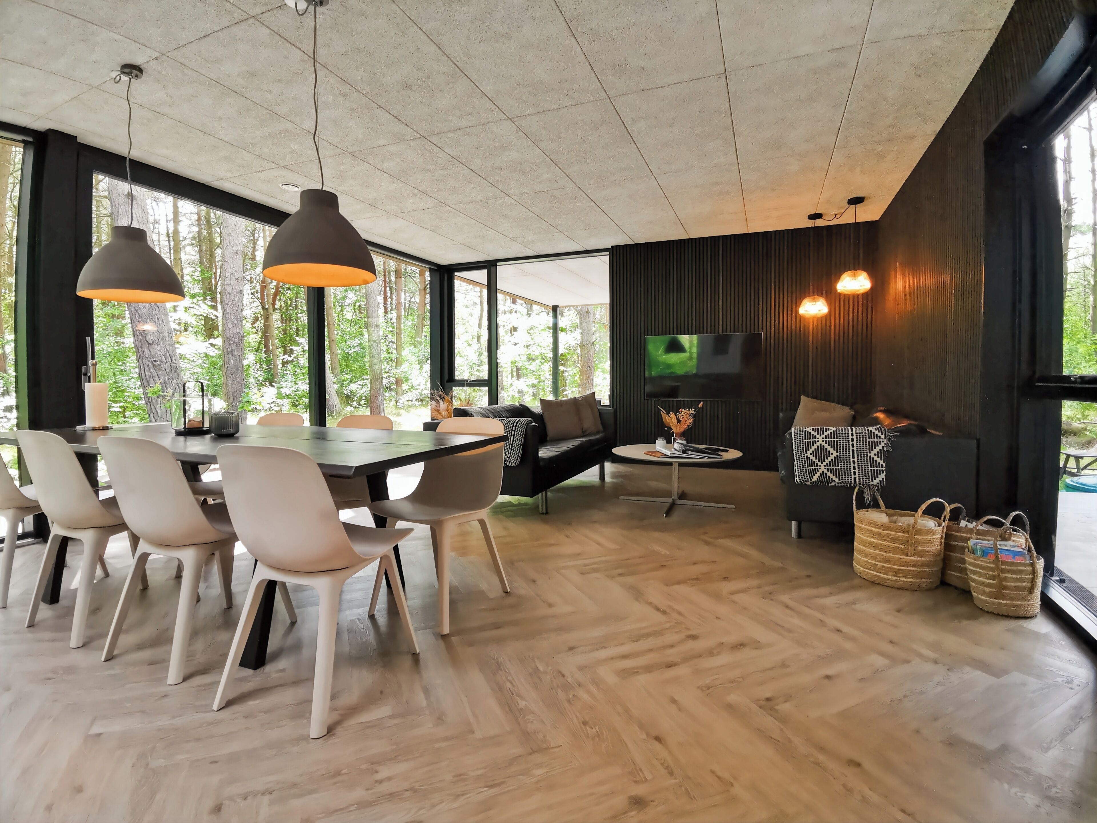 House, 4 Bedrooms, Patio, Garden View | Dining room