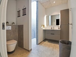 House, 4 Bedrooms, Patio, Garden View | Bathroom - Modern Holiday Home on Læsø, Style, Space, and Scandinavian Charm (Læsø)