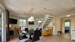 Living room - Modern Holiday Home With Nature Views in Læsø (Læsø)